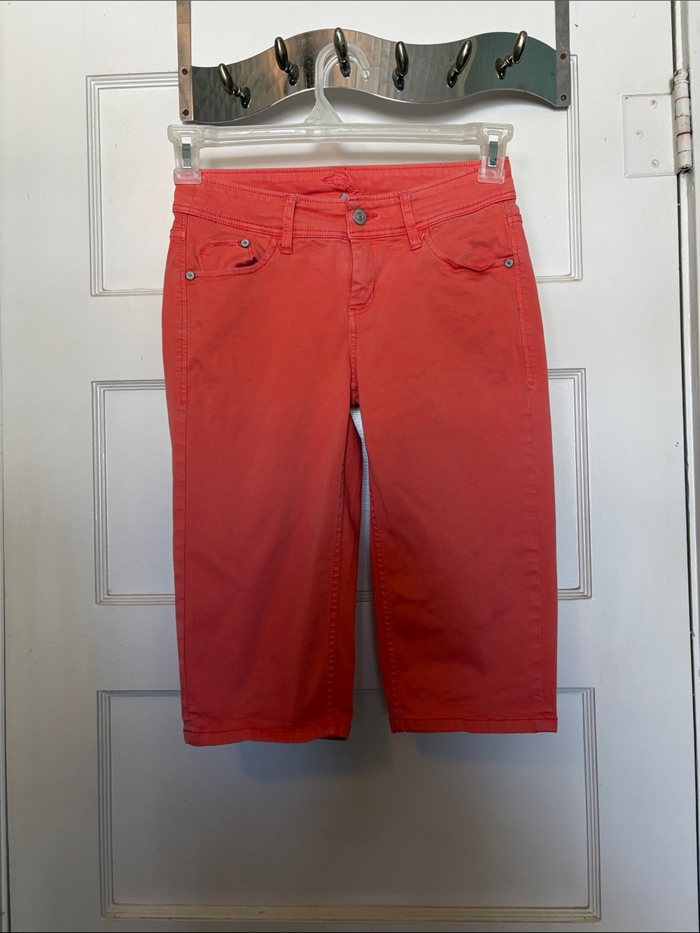Tommy Bahama Women’s Coral Capri Pants Size 2